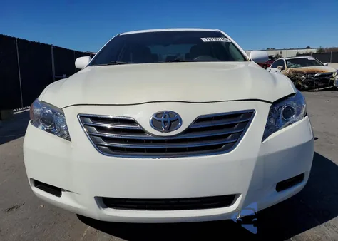 2010 Toyota Camry Base z USA, uszkodzony, nr VIN 4T1BF3EK2AU530124